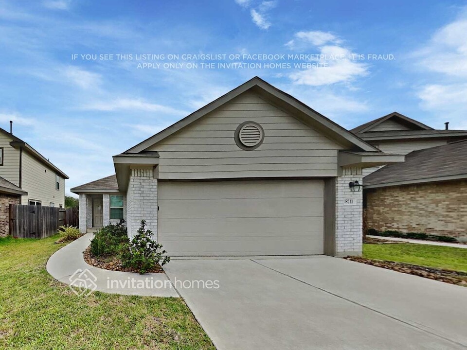 18711 Faustina Way in Roman Forest, TX - Building Photo