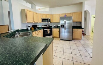 400 Montara Dr in Davenport, FL - Building Photo - Building Photo