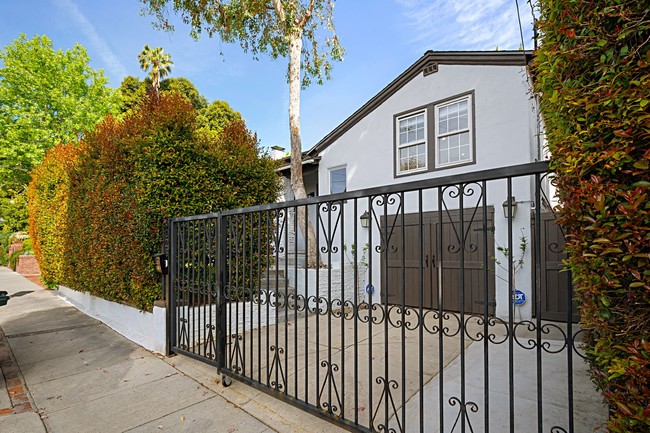 9023 Phyllis Ave in West Hollywood, CA - Building Photo - Building Photo