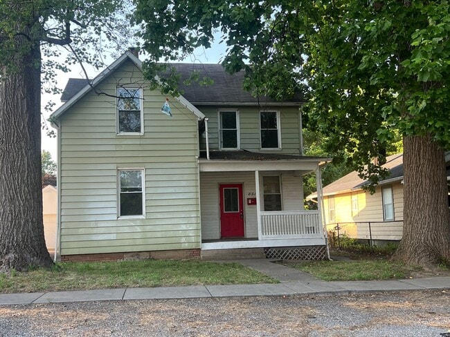 property at 831 E Percy Ave