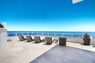 4401 Collins Ave in Miami Beach, FL - Building Photo - Building Photo