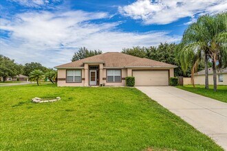 2235 Lake Pointe Cir in Leesburg, FL - Building Photo - Building Photo