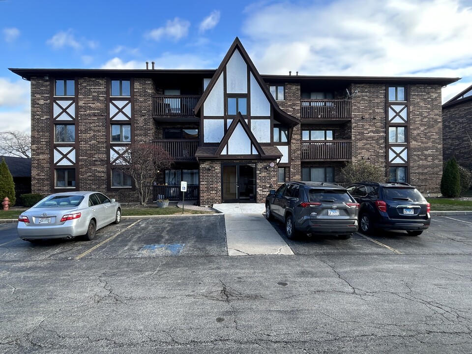 10620 Ridgeland Ave, Unit #2A in Chicago Ridge, IL - Foto de edificio