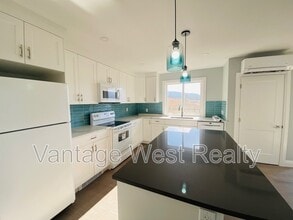 17181 Juniper Cove Rd in Lake Country, BC - Building Photo - Building Photo