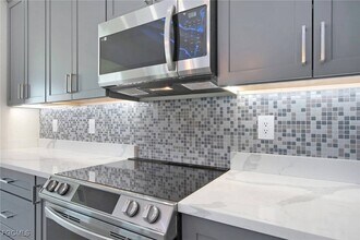 1426 SE 43rd Terrace in Cape Coral, FL - Building Photo - Building Photo