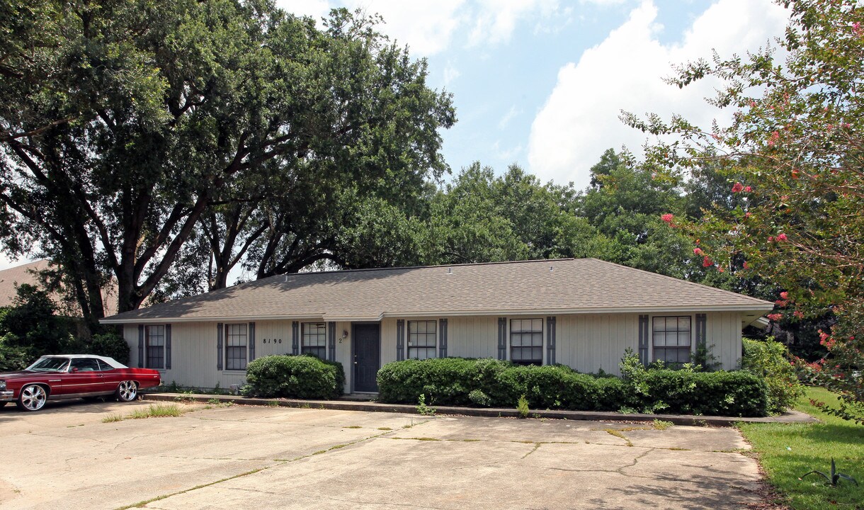 8190 Stonebrook Dr in Pensacola, FL - Building Photo