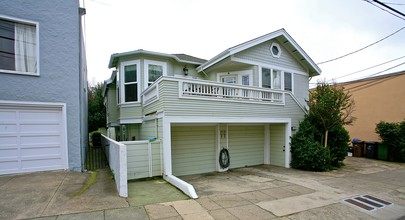 102 F St in San Rafael, CA - Foto de edificio - Building Photo