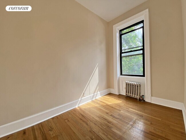 454 W 57th St in New York, NY - Building Photo - Building Photo