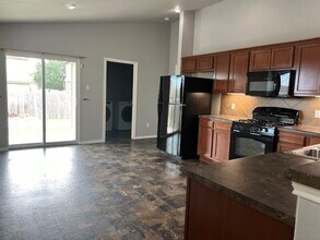 206 Wisteria Way in San Marcos, TX - Building Photo - Building Photo