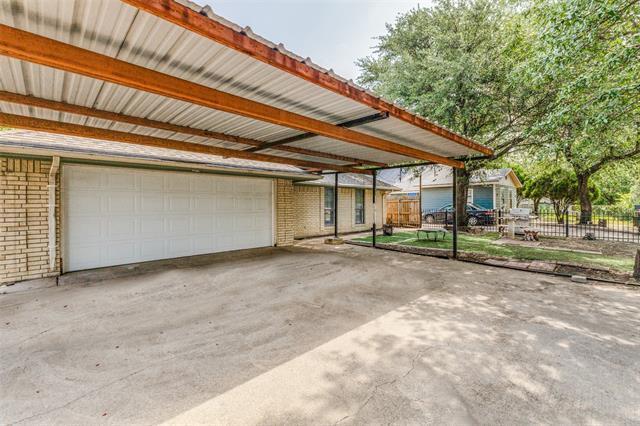 827 W 9th St in Dallas, TX - Building Photo - Building Photo