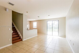 457 SE 37th Pl in Homestead, FL - Building Photo - Building Photo