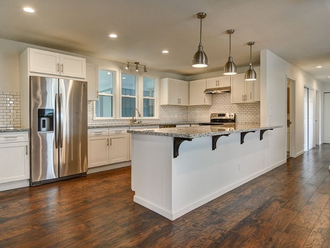 1376 Ala Kula St in Hilo, HI - Building Photo - Building Photo