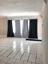 5317 NW 18th St in Lauderhill, FL - Building Photo - Building Photo