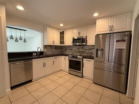 7065 SW 164th Ct in Miami, FL - Building Photo