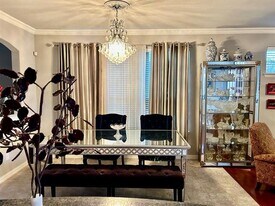 656 S Greenville Ave in Richardson, TX - Building Photo