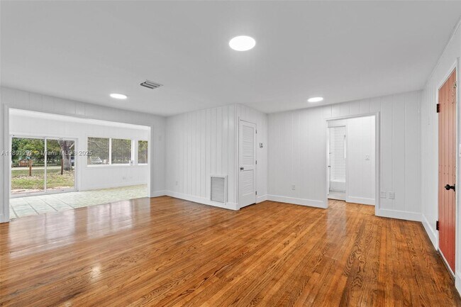 21825 SW 154th Ave in Miami, FL - Building Photo - Building Photo