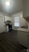 4604 Hovis Rd in Charlotte, NC - Building Photo - Building Photo