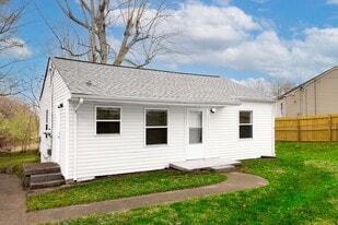 1003 Lincoln St in Clarksville, TN - Building Photo