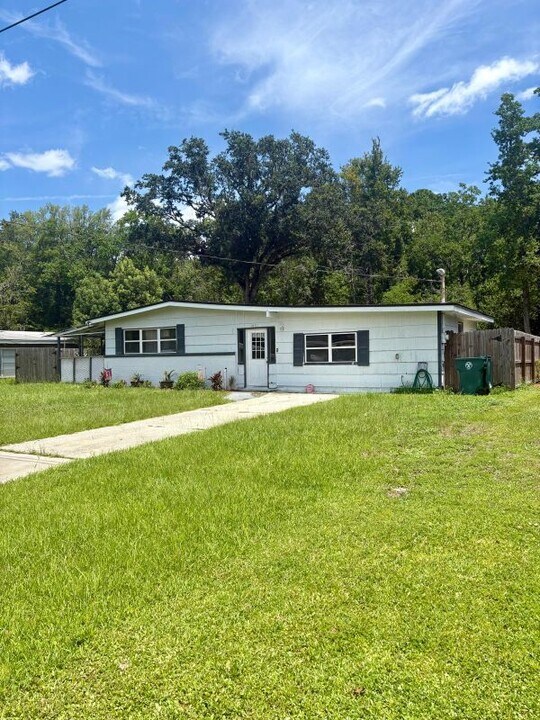 1951 Rayben Dr in Jacksonville, FL - Building Photo