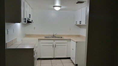 2648 N 43rd Ave in Phoenix, AZ - Building Photo - Building Photo