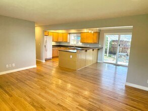 8011 SE 79th Ave in Portland, OR - Building Photo - Building Photo