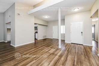 13427 Almetz St in Los Angeles, CA - Foto de edificio - Building Photo