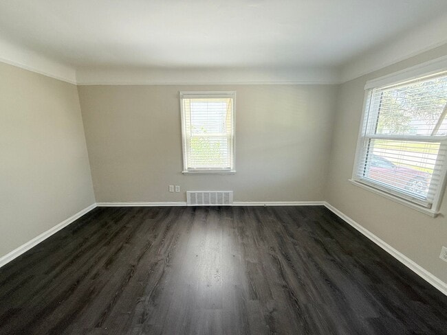 Renovated 3-Bedroom Home – We Welcome Sect in Detroit, MI - Building Photo - Building Photo