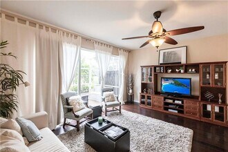 15616 Marcello Cir in Naples, FL - Foto de edificio - Building Photo