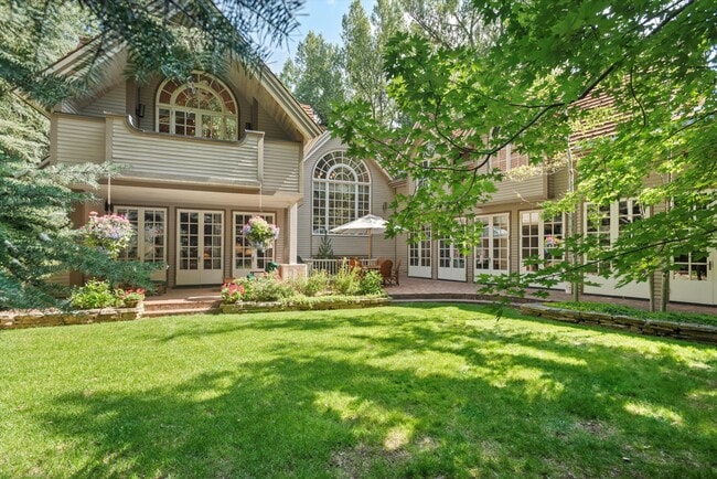 property at 425 W North St