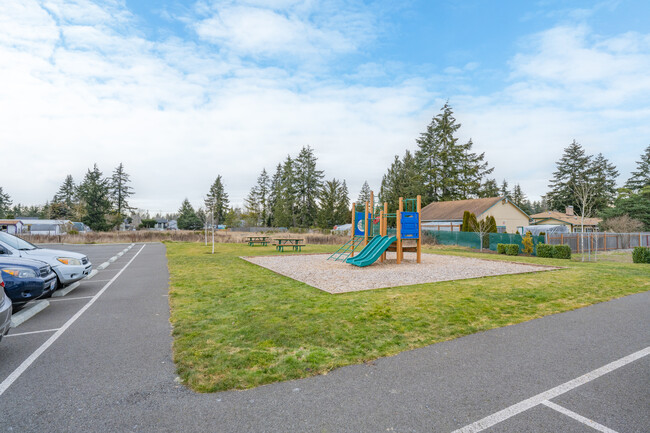 Whitney Lane Apartments in Parkland, WA - Building Photo - Building Photo