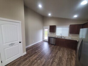 5919 W 41st Ave in Kennewick, WA - Building Photo - Building Photo