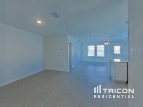 10700 Dusty Rnch Rd in Fort Worth, TX - Building Photo - Building Photo