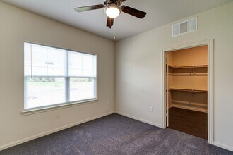 Mesa West in San Antonio, TX - Foto de edificio - Building Photo