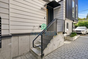 3104-C SW Avalon Way in Seattle, WA - Building Photo