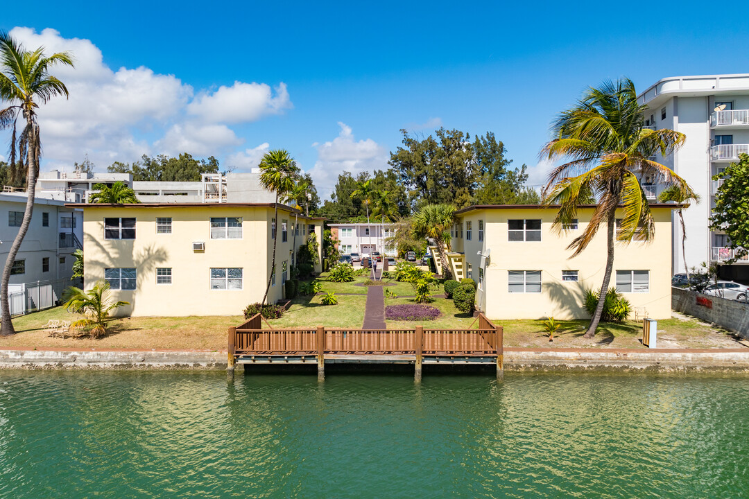 160 S Shore Dr in Miami Beach, FL - Foto de edificio