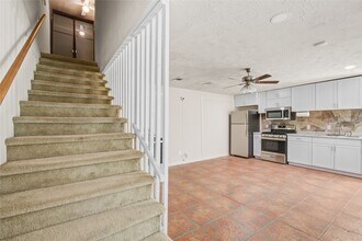 5902 Hornwood Dr in Houston, TX - Building Photo - Building Photo