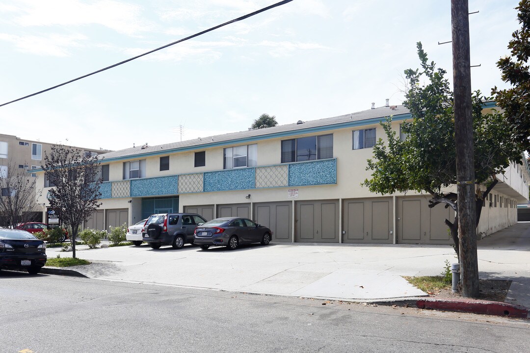 c3747 in Los Angeles, CA - Foto de edificio