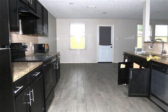 2048 Crosbyton Ln in Grand Prairie, TX - Building Photo - Building Photo