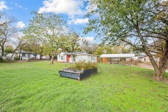 705 Moseley St in Lake Dallas, TX - Building Photo - Building Photo