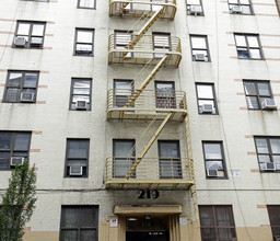 219 Echo Pl in Bronx, NY - Building Photo - Building Photo