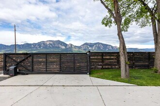712 S Cherryvale Rd in Boulder, CO - Building Photo - Building Photo