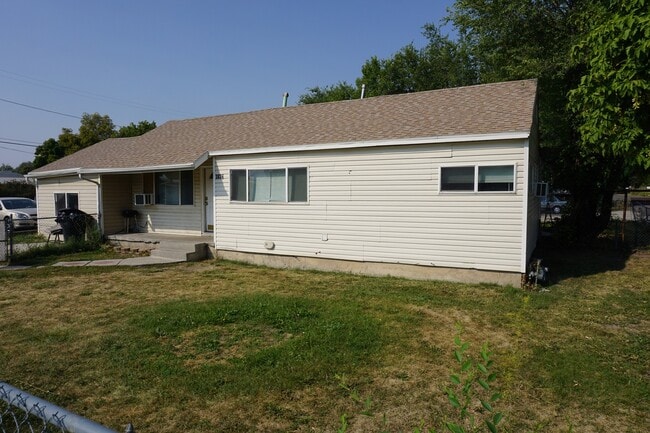 property at 3036 S W Temple St