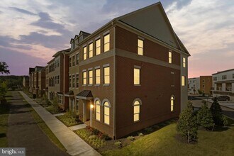 3704 McLean Ave in Fairfax, VA - Building Photo - Building Photo