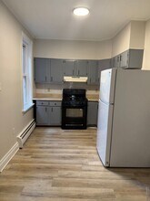 221 Lawrence St in Columbia, PA - Building Photo - Building Photo