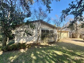7802 Scotland Yard in Austin, TX - Building Photo