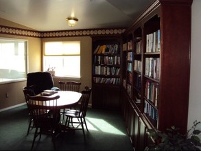 Troon Apartments in Lewiston, ID - Building Photo - Interior Photo