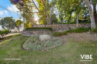 1009 Via Colinas in Westlake Village, CA - Building Photo - Building Photo