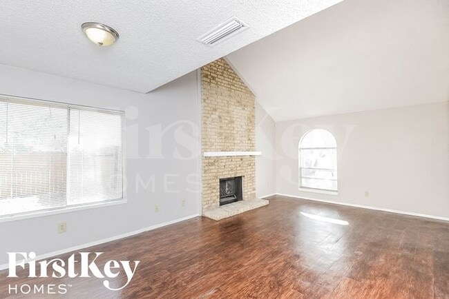 2113 Deerfield Dr in Carrollton, TX - Building Photo - Building Photo