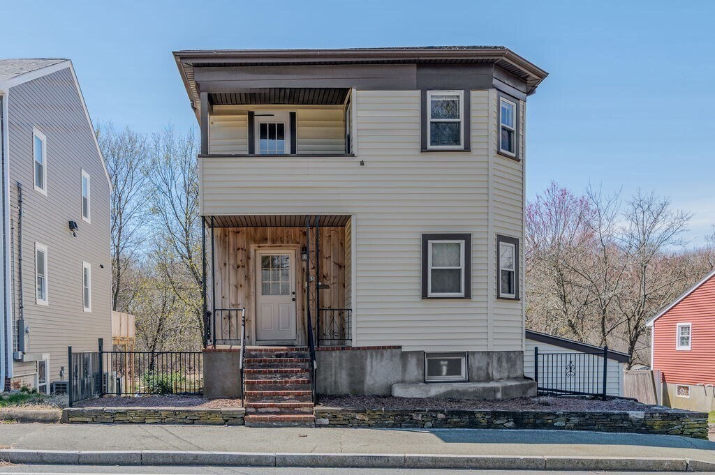 45 Thatcher St in Brockton, MA - Building Photo