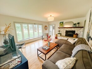 205 Fairview Dr in Walworth, WI - Building Photo - Building Photo